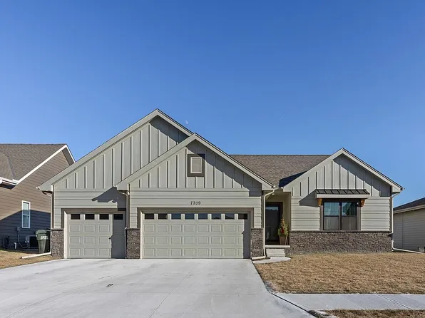 7709 S 200th St, Gretna, NE 68028