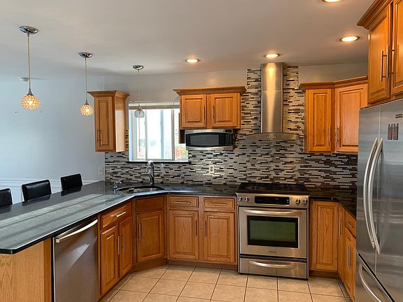 4th image of 286 Greencroft Ave #Bs