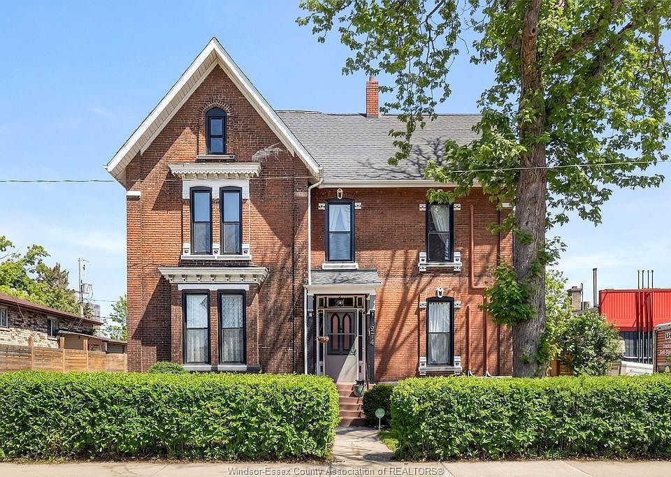 1st image of 274 Crawford Ave