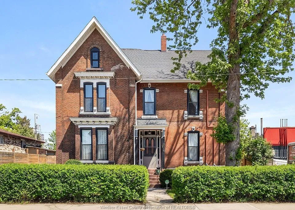 274 Crawford Ave