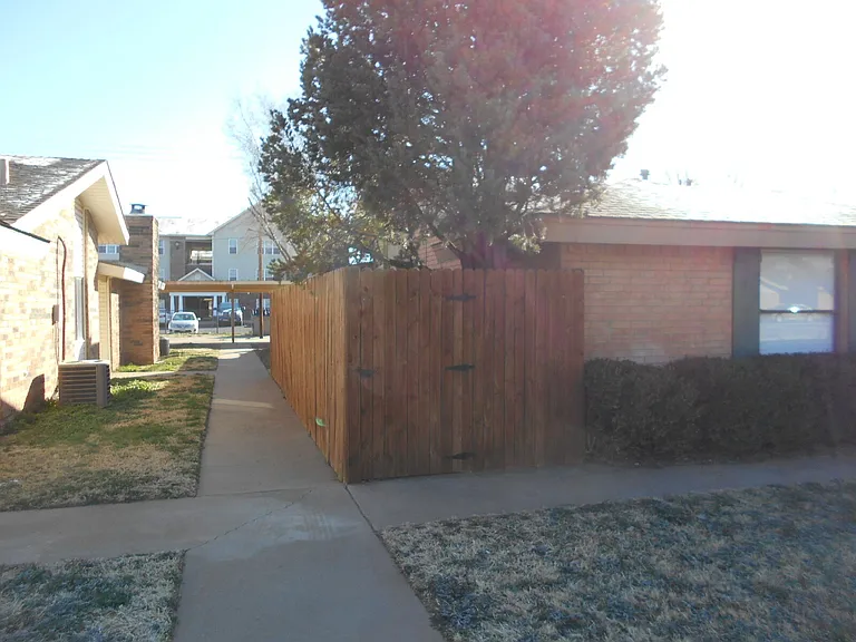 134 N Troy Ave #B — Photo 13