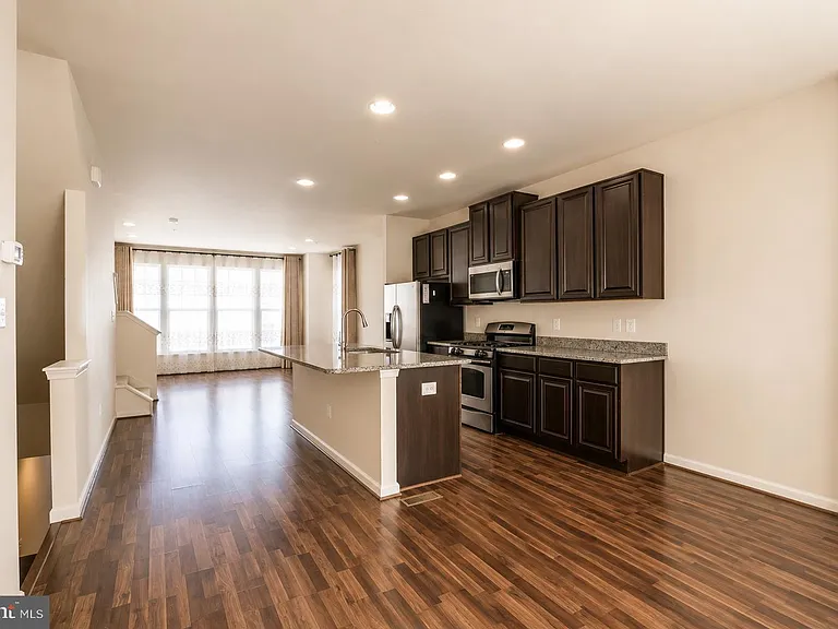 22520 Phillips St #401 — Photo 14