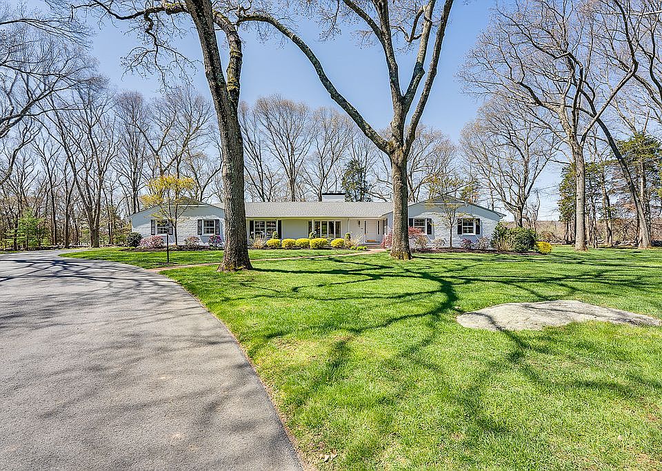 1st image of 130 Tamarack Dr