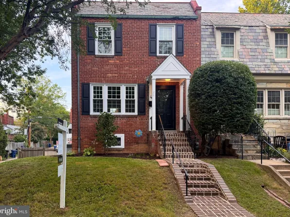 4 E Rosemont Ave, Alexandria, VA 22301