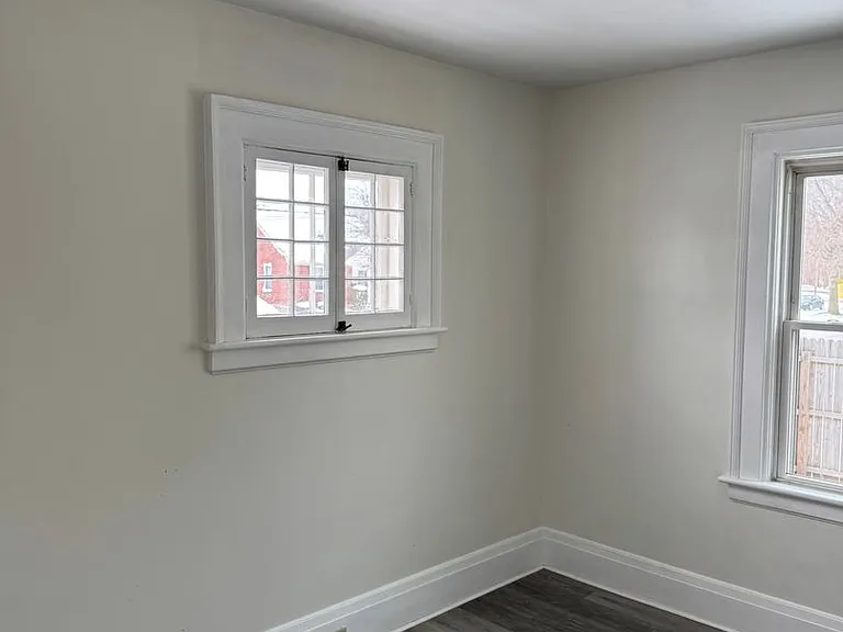 1164 W 7th St — Photo 5