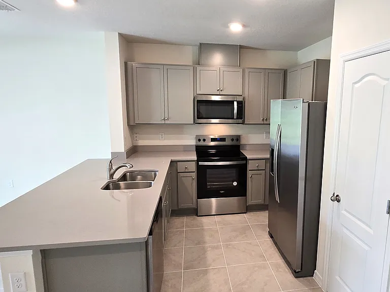 2324 Penguin Blvd — Photo 3