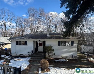 1056 Graham St, Fountain Hill, PA, 18015