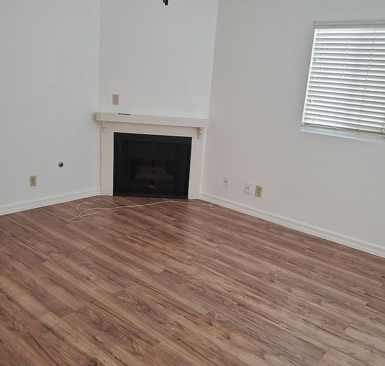 2nd image of 411 W Maple Ave #1