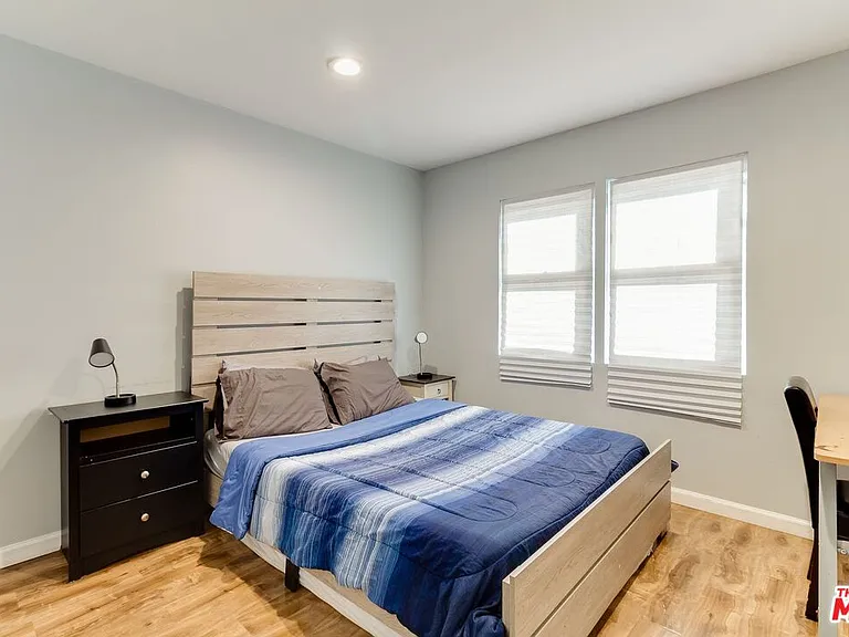 7858 Jamieson Ave — Photo 25