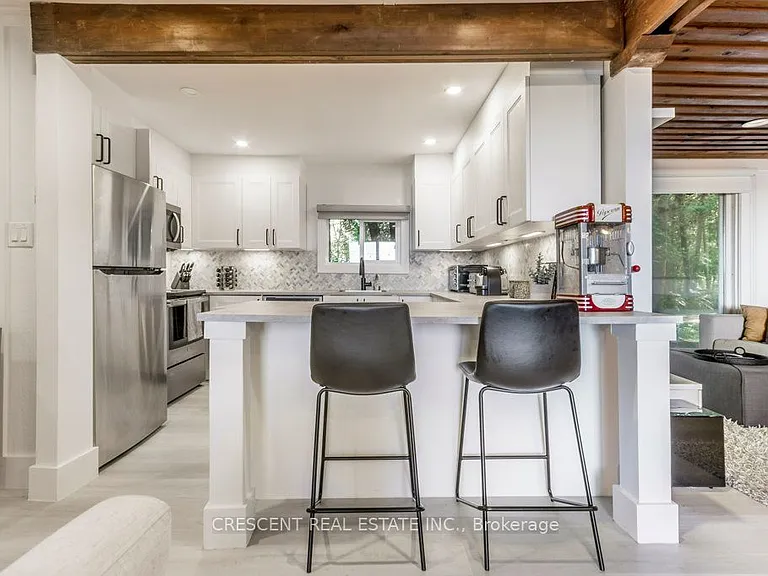 37 Georgian Manor Dr — Photo 10