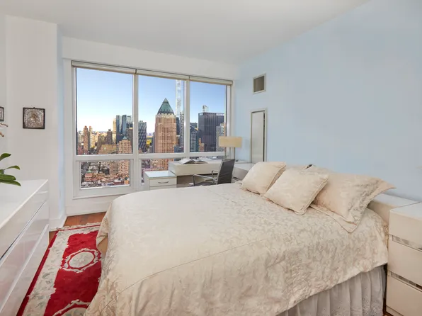 350 West 42nd Street image 9 of 19