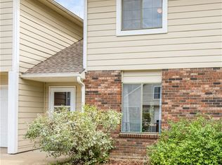 2406 Alabama St UNIT 4B, Lawrence, KS 66046