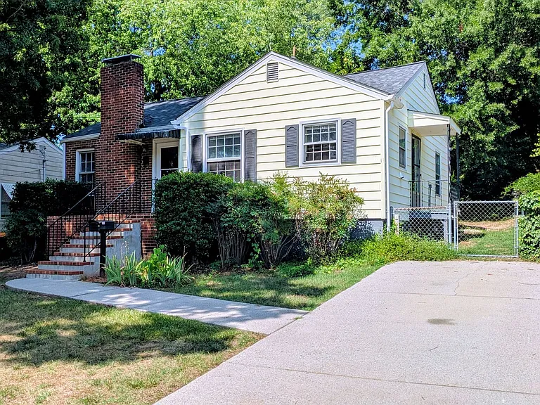 1004 Lockland Ave — Photo 2