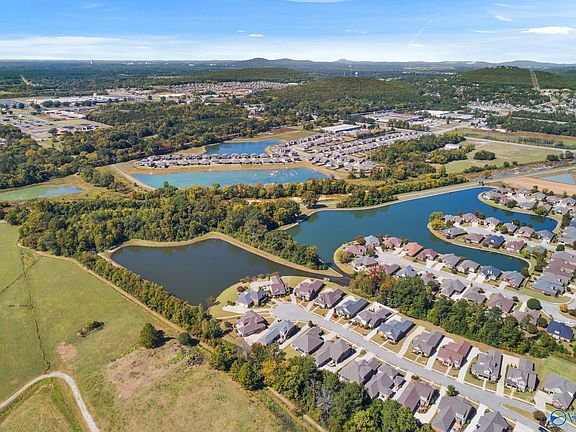 2nd image of 606 Indian Lake Dr