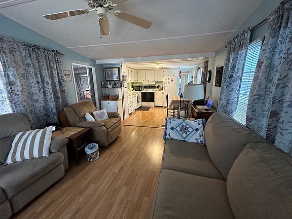 5th image of 12651 Seminole Blvd #4
