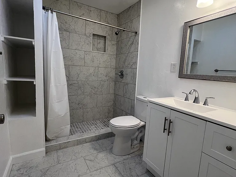 1241 Kennedy Ave — Photo 7