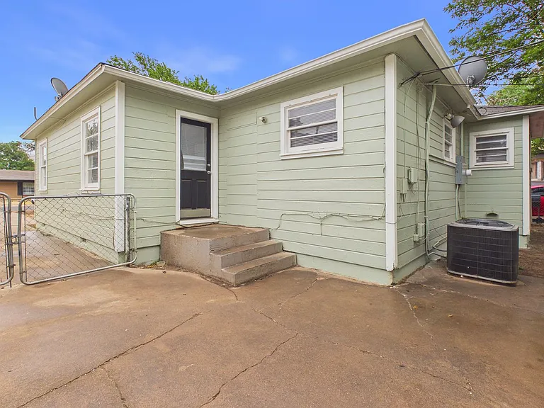 4308 S Jackson St — Photo 22
