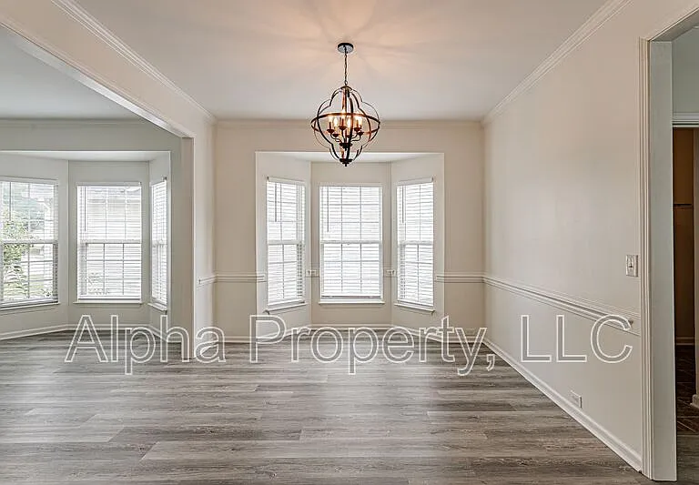 261 Highgate Cir — Photo 8