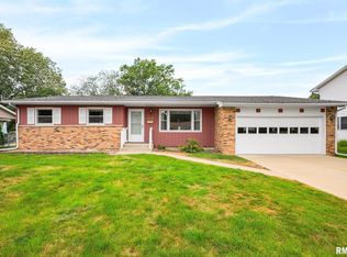 1154 Sweetbriar Pl, Galesburg, IL 61401