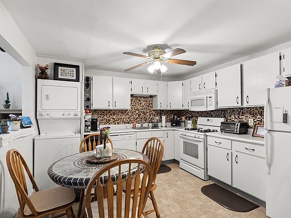 5th image of 3 New Haven Drive #204