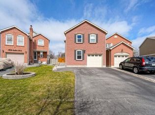 7102 Salme Dr, Mississauga, ON L5N5C7