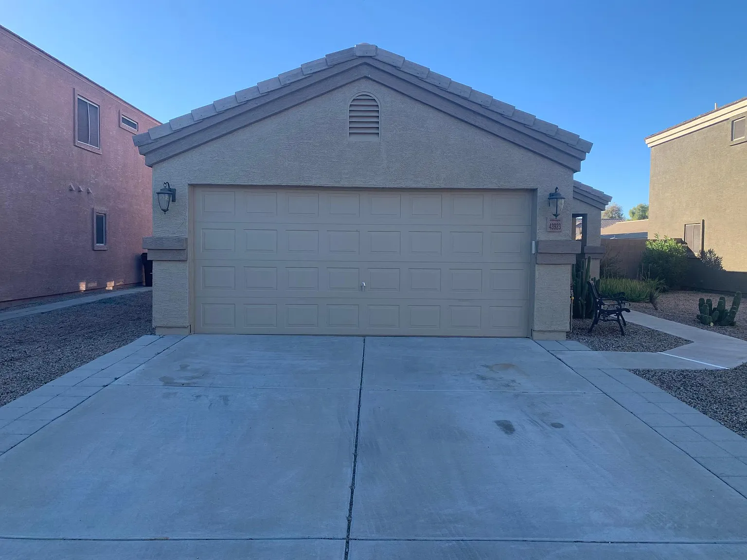 3 bed, 1072 sqft, $1,575 — Photo 1