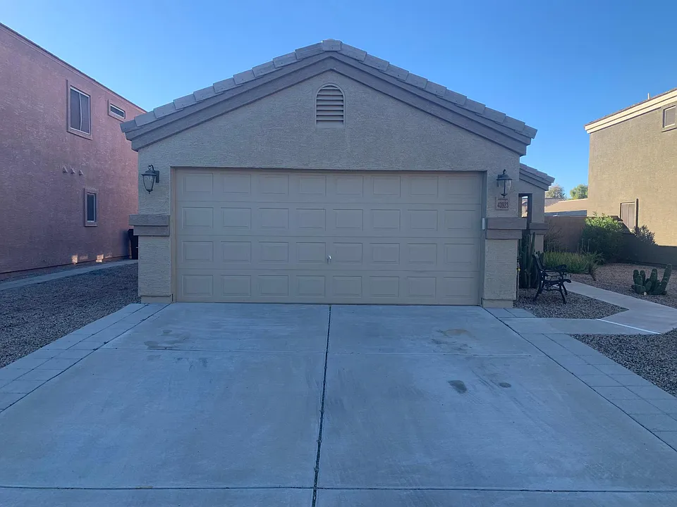 43923 W Wild Horse Trl