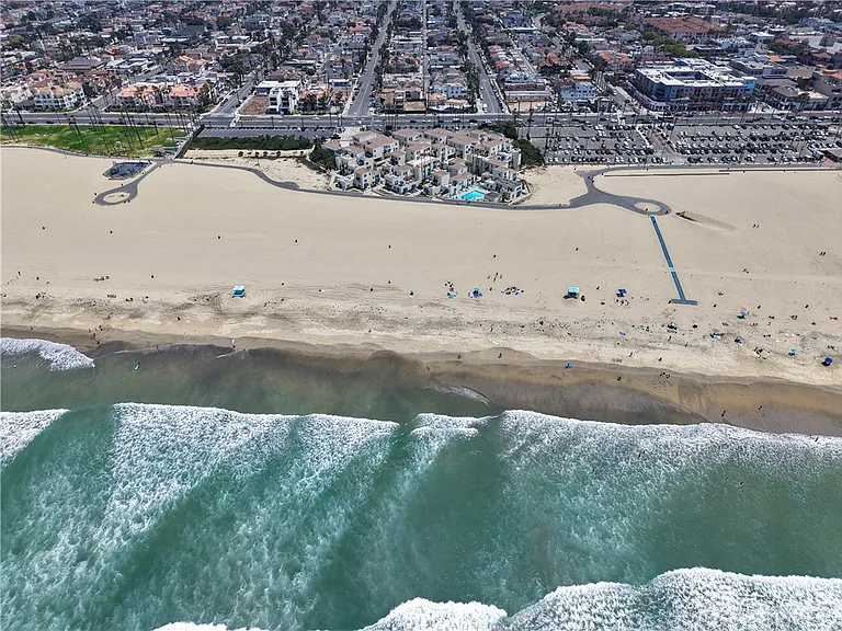 711 Pacific Coast Hwy #325 — Photo 36