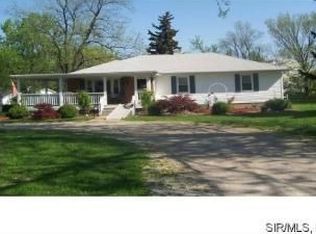 6816 Wille Dr, Maryville, IL