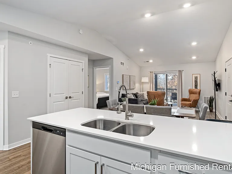 4322 Pine Forest Blvd NE #11 — Photo 8