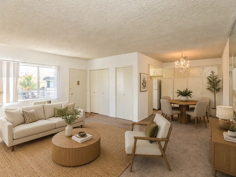 963 S Barrington Ave #7 — Photo 1