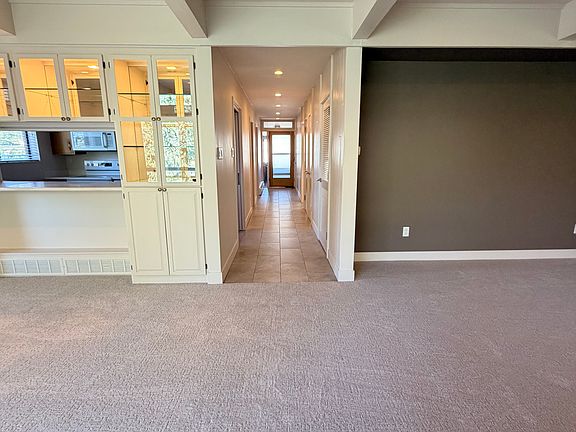 5th image of 2423 Meadowlark Ln #8