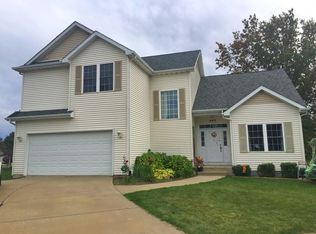 651 Woodstream Xing, Valparaiso, IN 46385