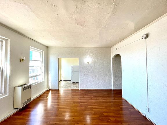 4th image of 2975 Leeward Ave APT 407