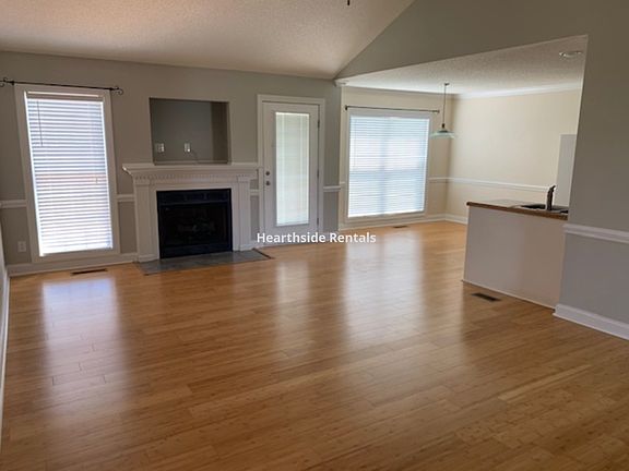 5th image of 2654 Westminster Dr