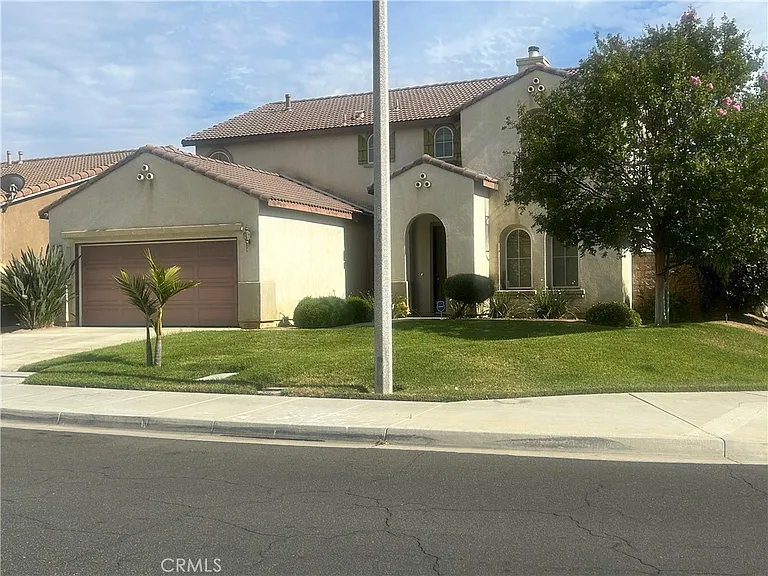 1531 Preston Dr — Photo 3