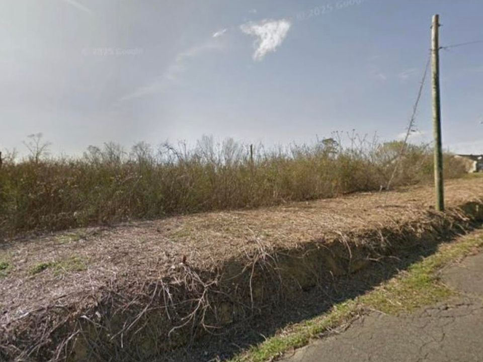 2nd image of 220 Sheridan Rd #1