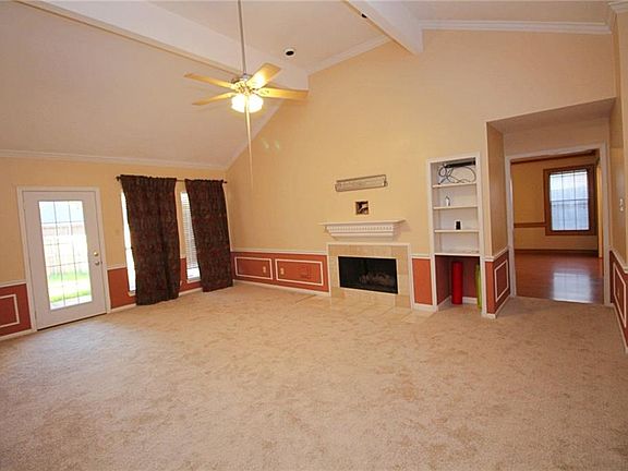 3rd image of 1325 Royal Palm Ln