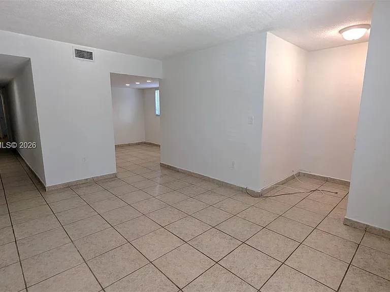3525 SW 25th Ter #1 — Photo 10