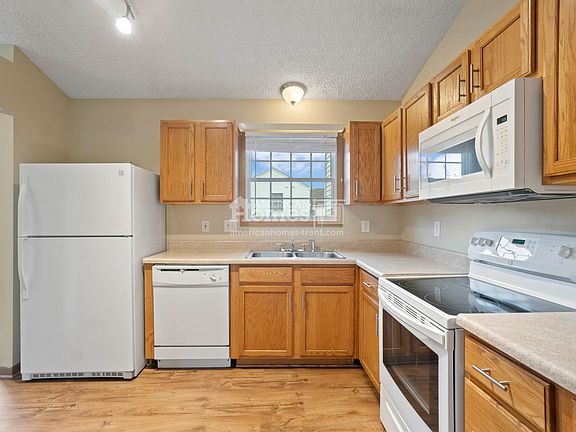 4th image of 2101 Symmes Ct