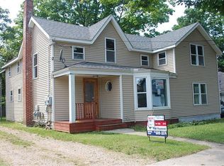104 S Pine St, Fenton, MI 48430