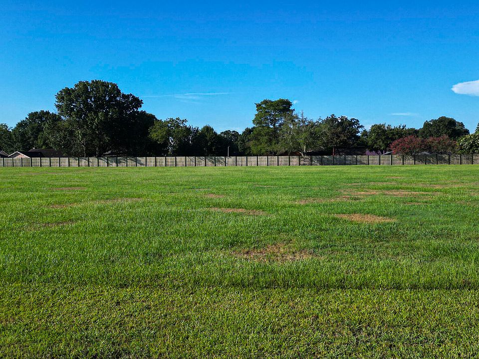 1st image of 106 Cypress Ridge Rd