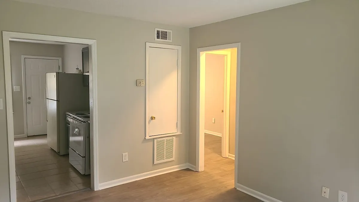 Building Photo - 127 Mellow Dr