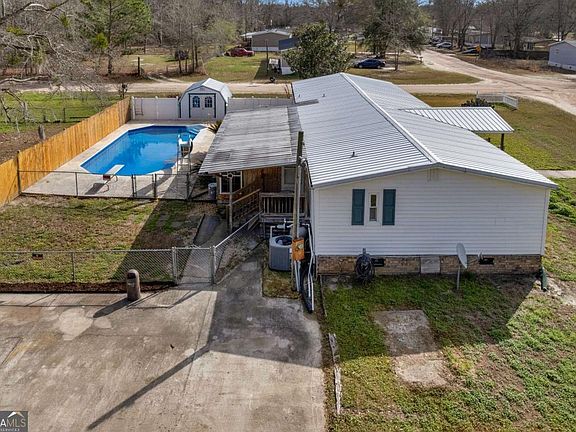 5th image of 175 Oak Lake Dr