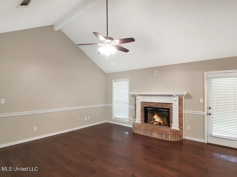 114 Trace Ridge Dr — Photo 2
