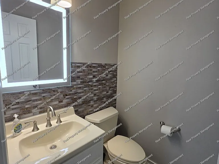 10016 Twin Creek Blvd — Photo 20