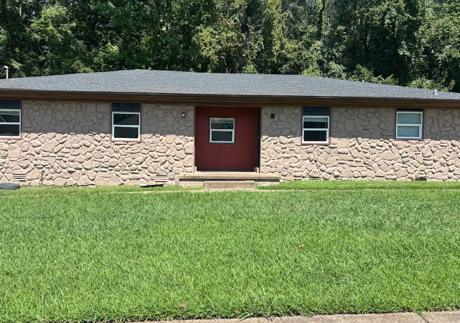 75 Carolane Dr 00175 — Photo 1