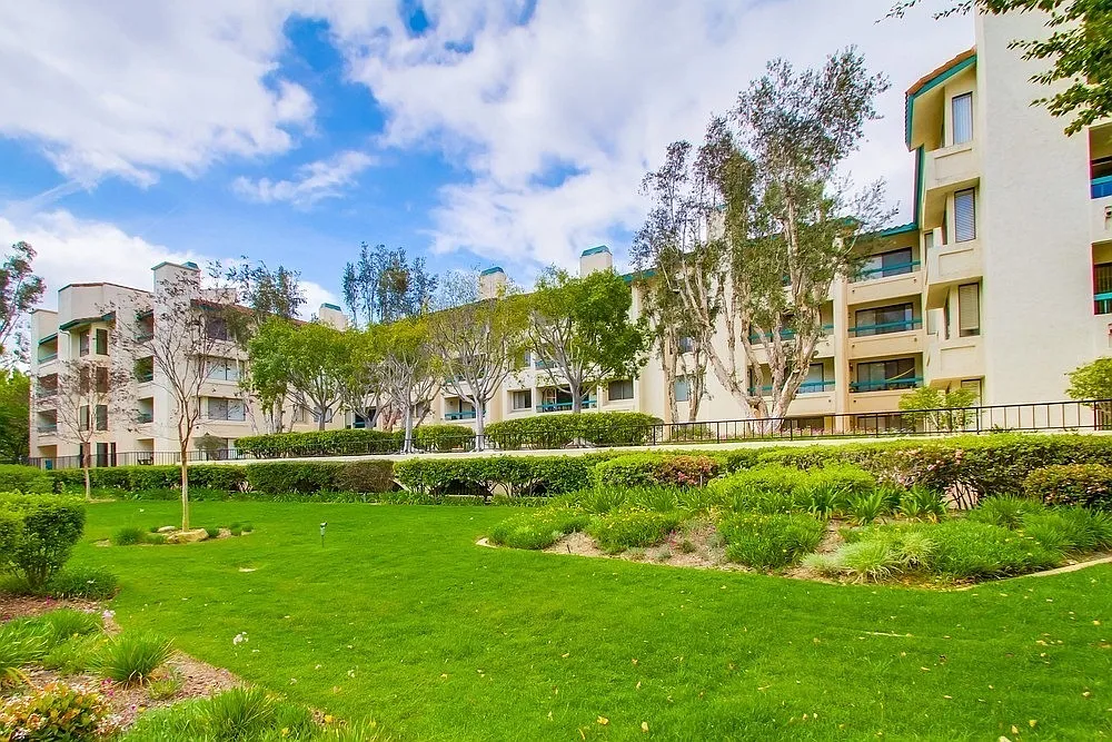 Building Photo - 11255 Tierrasanta Blvd