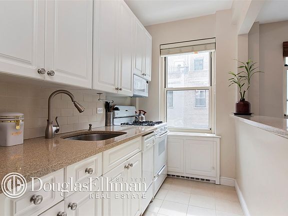 5th image of 320 W 76th St APT 3A