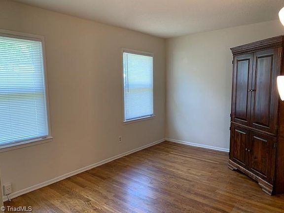 4th image of 1923 Opal Dr